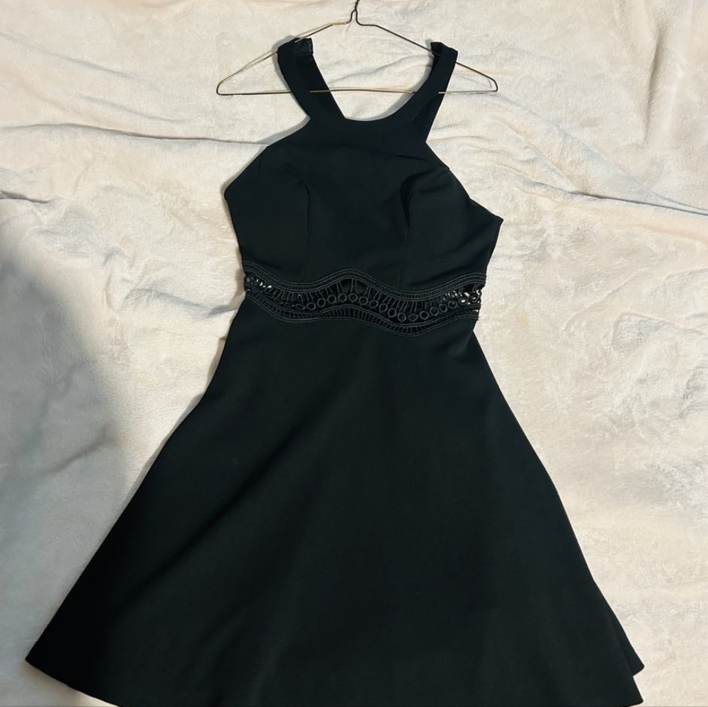 Elegant Black Sleeveless Dress